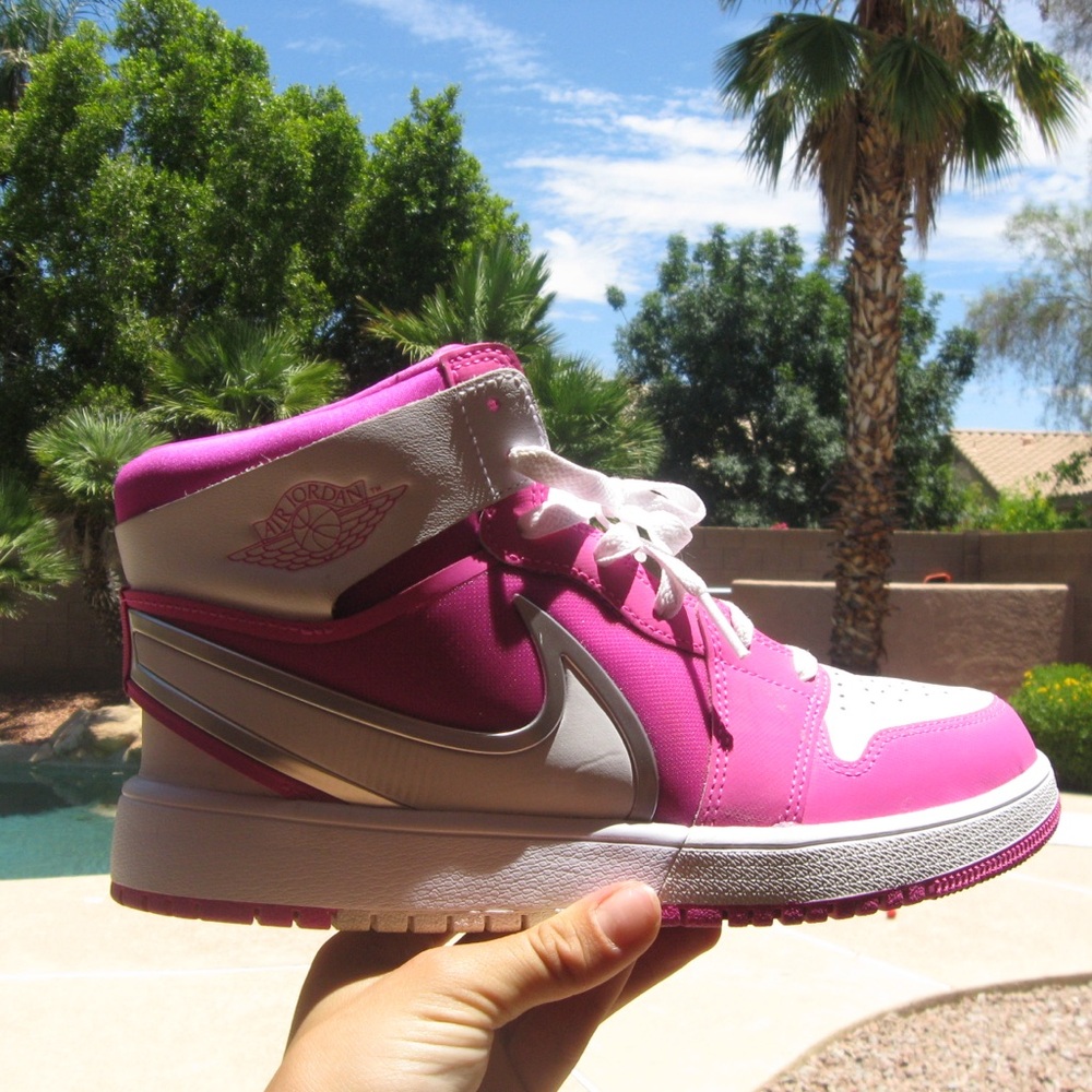 Nike Pink & White